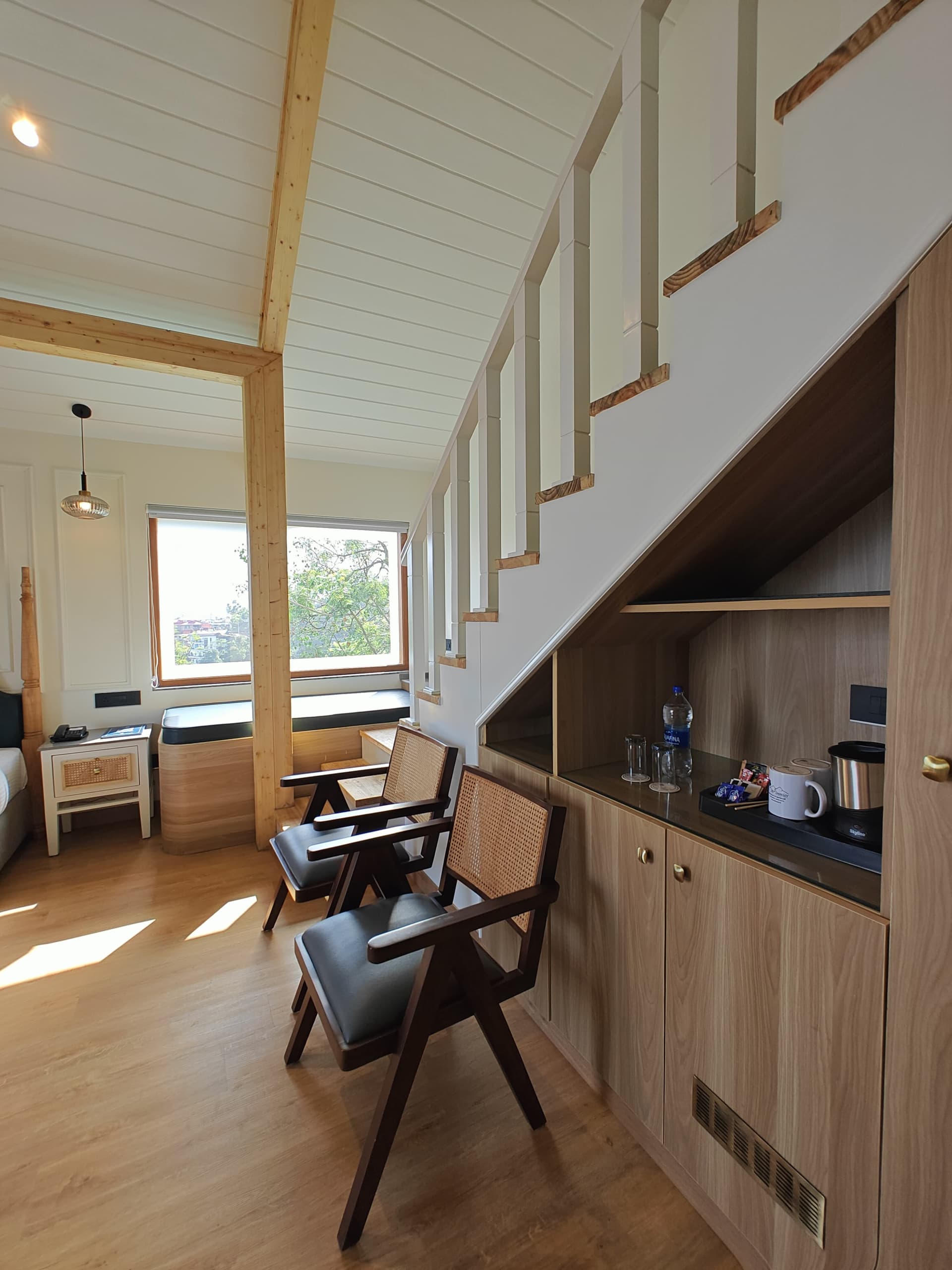 Luxury Room with Jacuzzi - Image 6