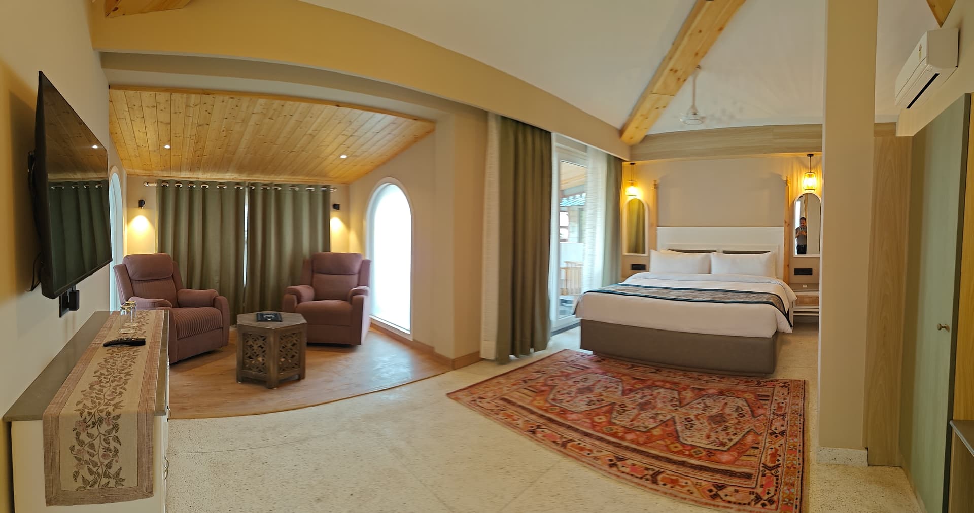 Luxury Room with Private Pool - Image 6