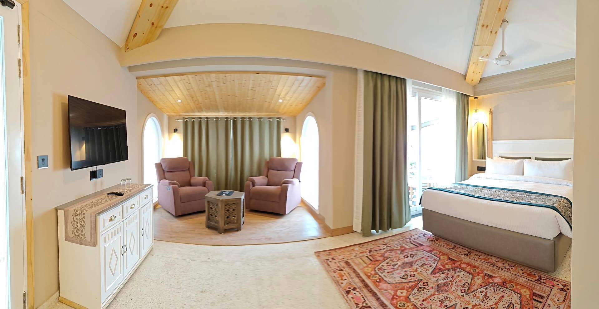 Luxury Room with Private Pool - Image 7