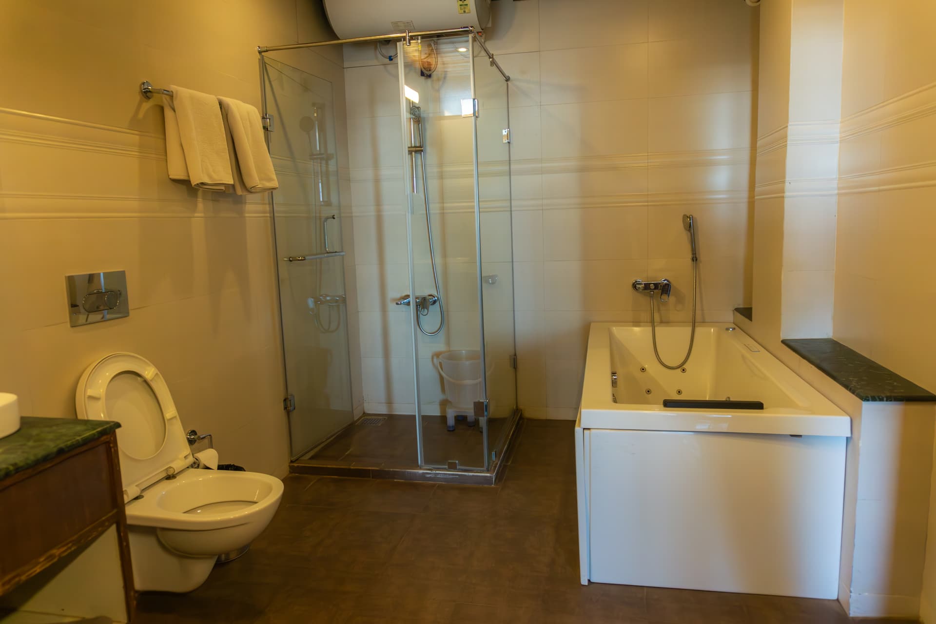 2 Bedroom Premium Apartment - Image 10